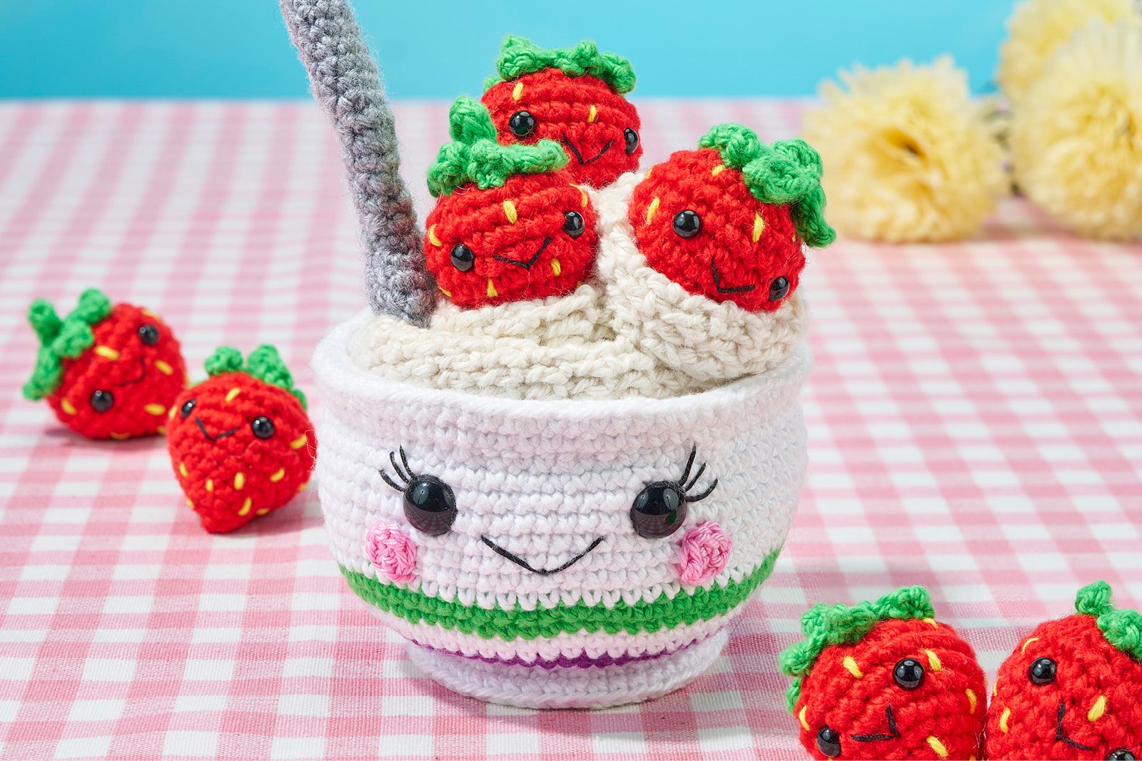 Strawberries and cream amigurumi, SImply Crochet issue 177
