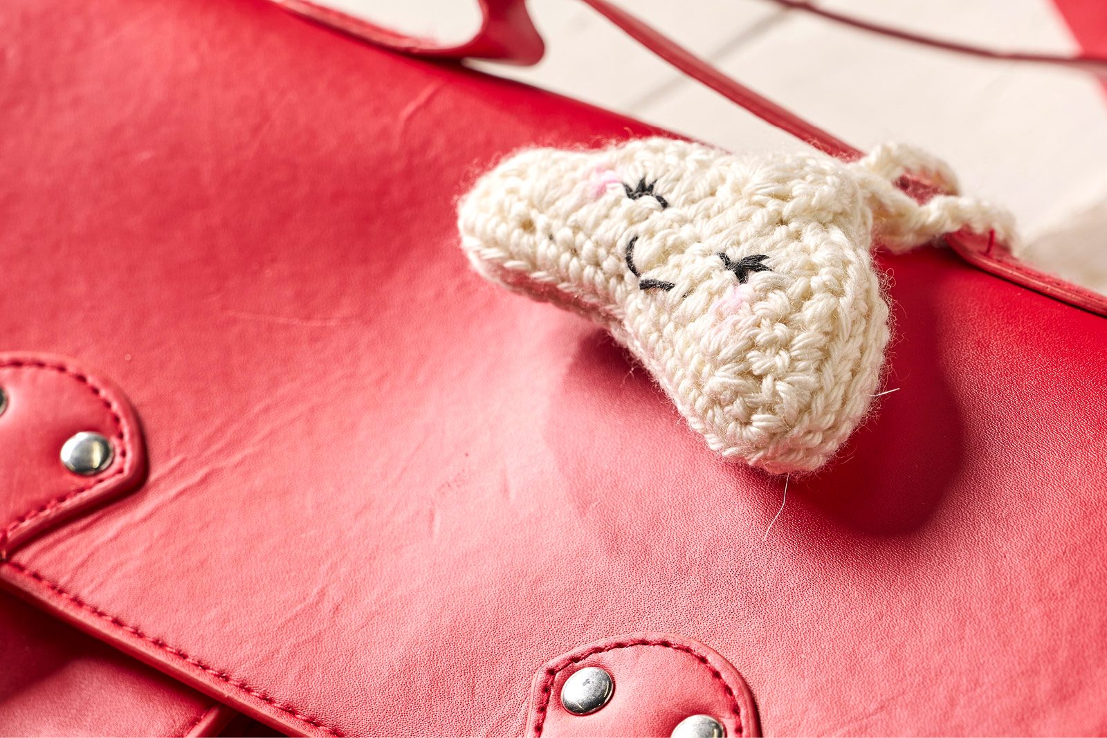Cloud bag charm, Simply Crochet issue 177