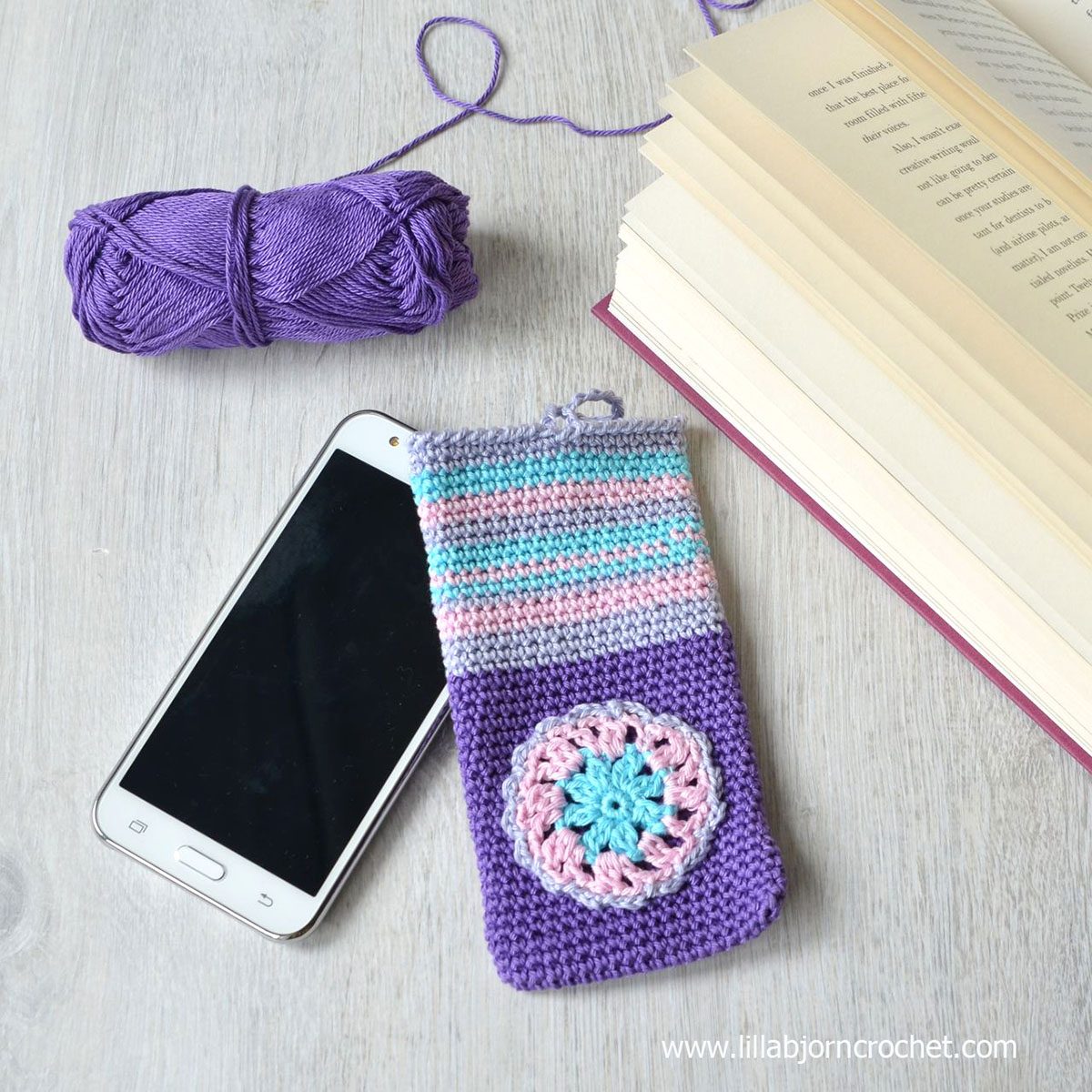 Crochet mobile phone cover